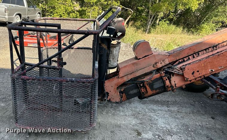 image for item DW2752 JLG 40F  boom lift