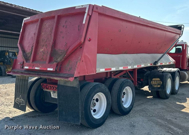 image for item DW2753 2001 L&M  end dump trailer