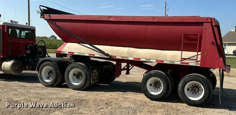 image for item DW2753 2001 L&M  end dump trailer