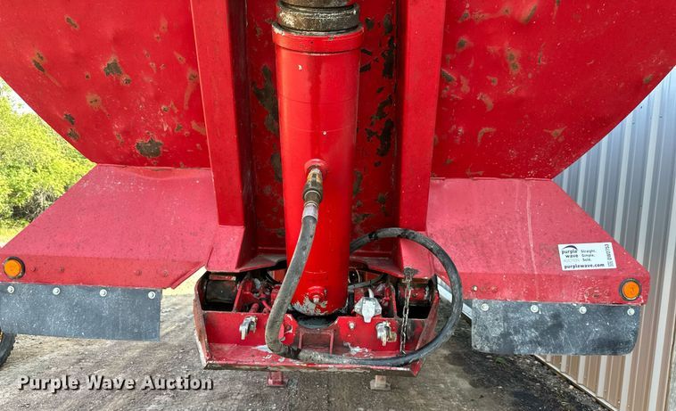 image for item DW2753 2001 L&M  end dump trailer