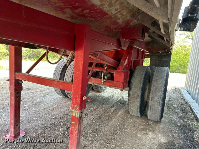 image for item DW2753 2001 L&M  end dump trailer