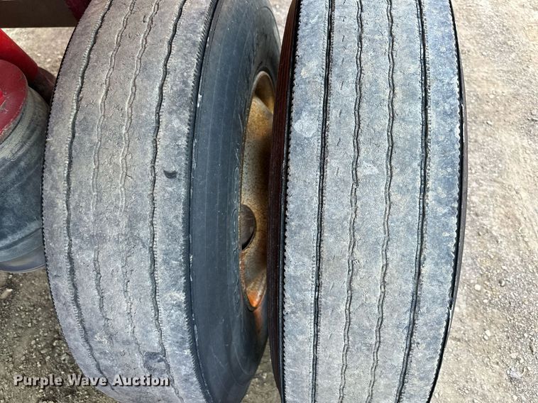 image for item DW2753 2001 L&M  end dump trailer