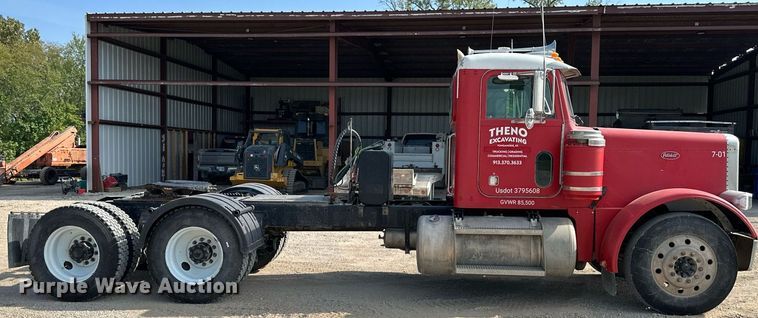 image for item DW2754 1999 Peterbilt 379  semi truck
