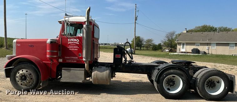 image for item DW2754 1999 Peterbilt 379  semi truck