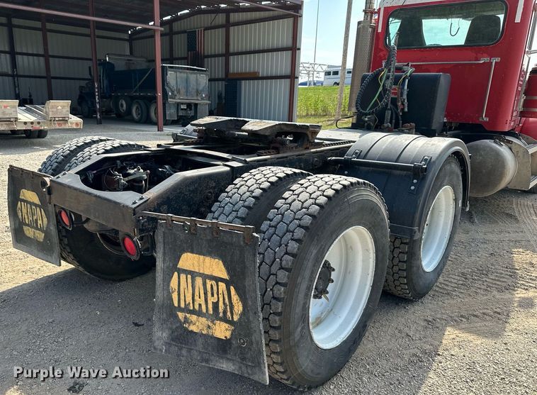 image for item DW2754 1999 Peterbilt 379  semi truck