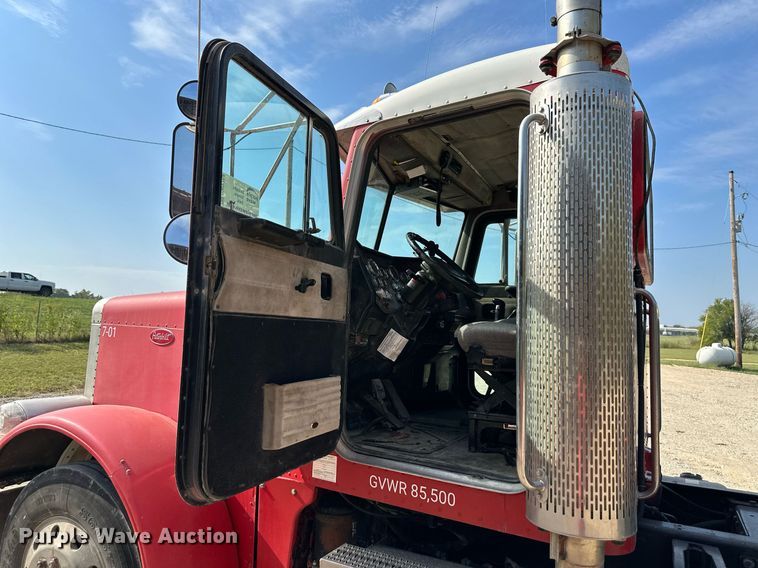 image for item DW2754 1999 Peterbilt 379  semi truck