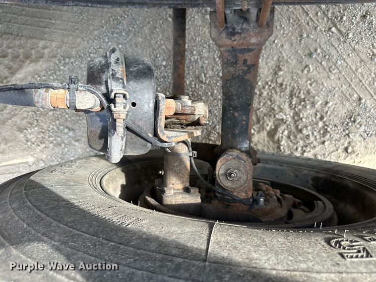 image for item DW2754 1999 Peterbilt 379  semi truck