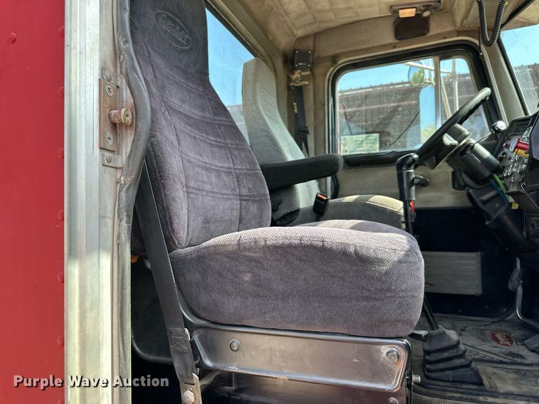 image for item DW2754 1999 Peterbilt 379  semi truck