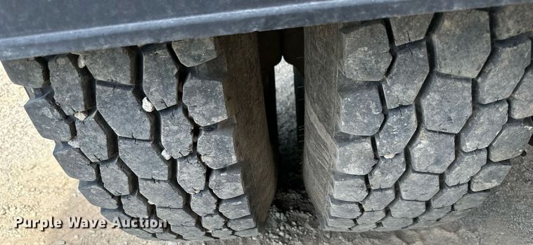 image for item DW2754 1999 Peterbilt 379  semi truck