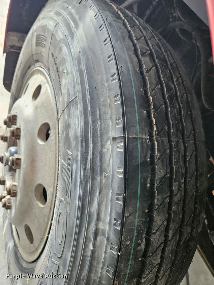 image for item DW2754 1999 Peterbilt 379  semi truck