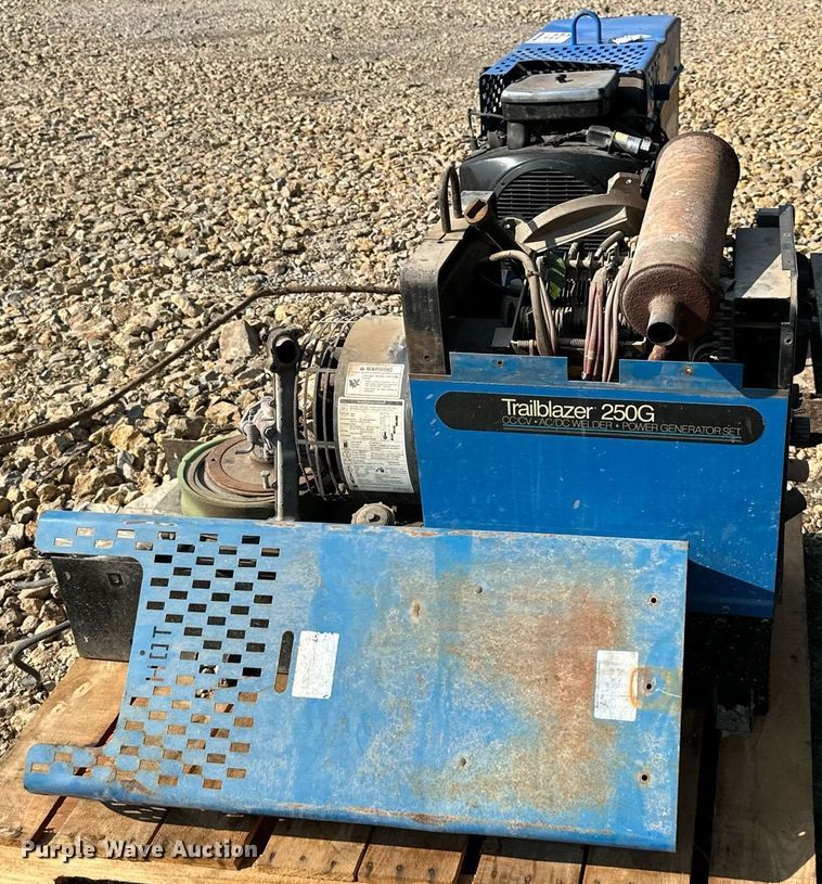 image for item DW2758 Miller Legend  welder/generator