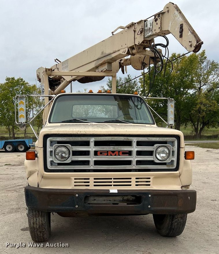 image for item DW2855 1986 GMC 7000  digger derrick truck