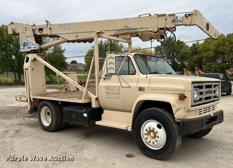 image for item DW2855 1986 GMC 7000  digger derrick truck
