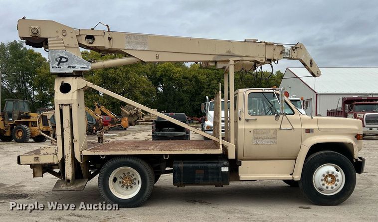 image for item DW2855 1986 GMC 7000  digger derrick truck