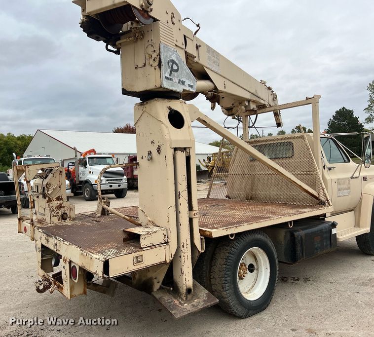 image for item DW2855 1986 GMC 7000  digger derrick truck