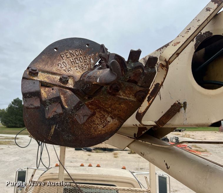 image for item DW2855 1986 GMC 7000  digger derrick truck