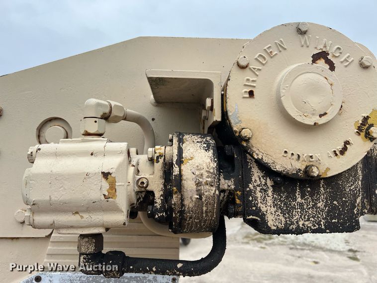 image for item DW2855 1986 GMC 7000  digger derrick truck