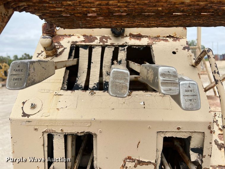 image for item DW2855 1986 GMC 7000  digger derrick truck