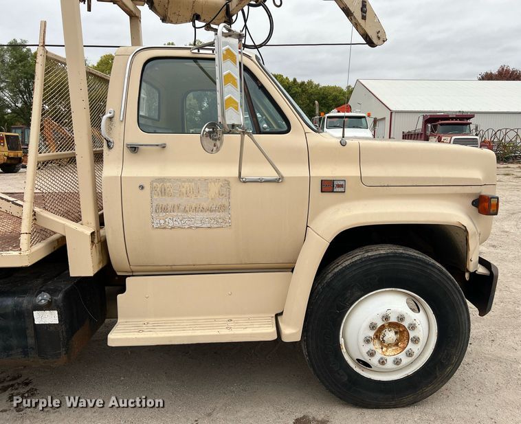 image for item DW2855 1986 GMC 7000  digger derrick truck