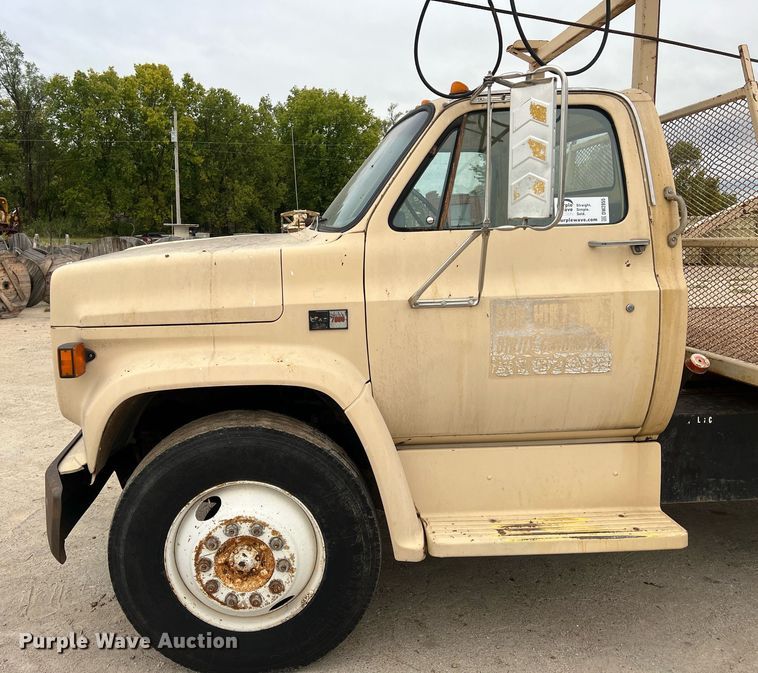 image for item DW2855 1986 GMC 7000  digger derrick truck