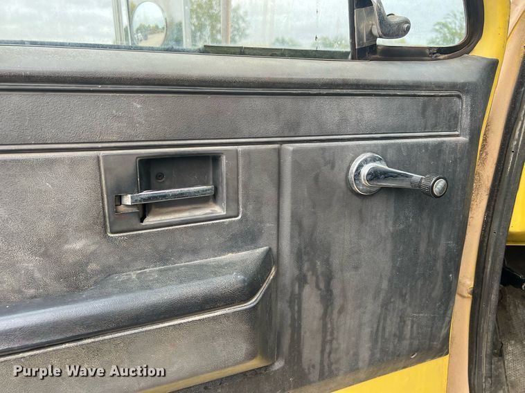 image for item DW2855 1986 GMC 7000  digger derrick truck