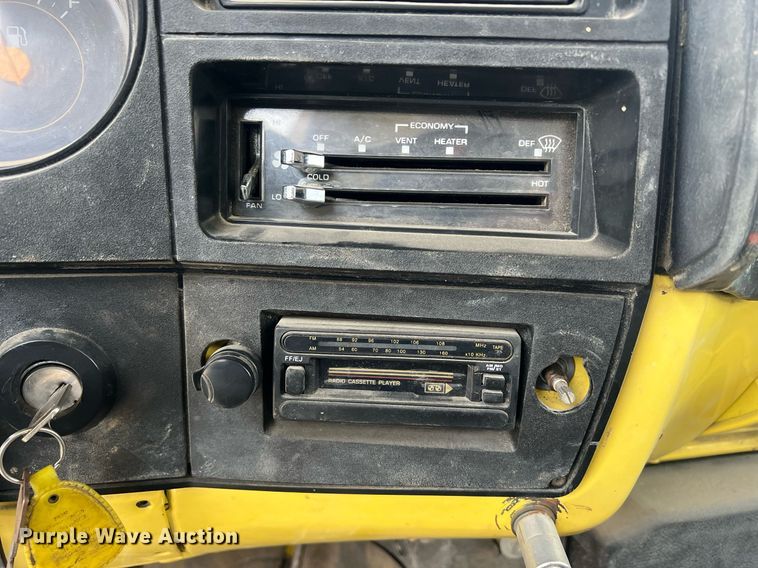 image for item DW2855 1986 GMC 7000  digger derrick truck