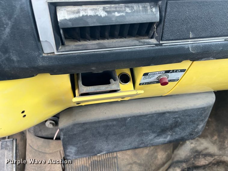 image for item DW2855 1986 GMC 7000  digger derrick truck