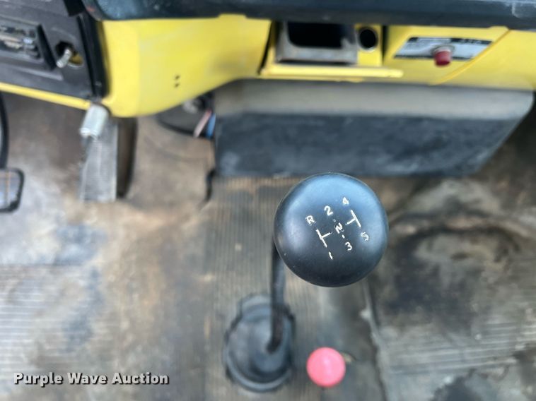 image for item DW2855 1986 GMC 7000  digger derrick truck