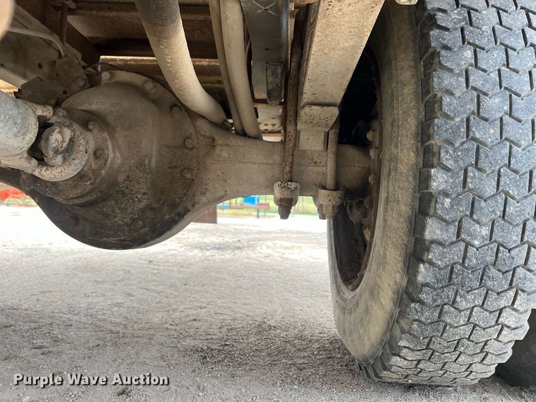 image for item DW2855 1986 GMC 7000  digger derrick truck