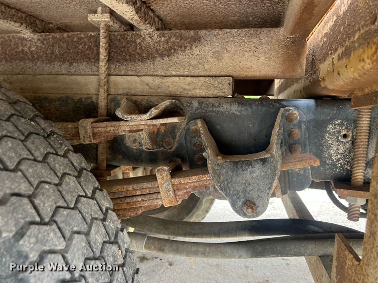 image for item DW2855 1986 GMC 7000  digger derrick truck