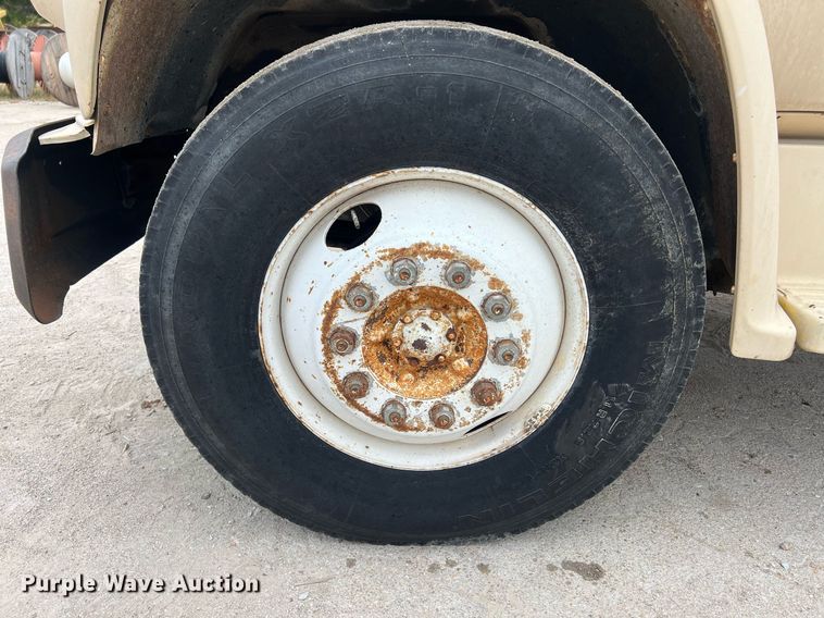 image for item DW2855 1986 GMC 7000  digger derrick truck