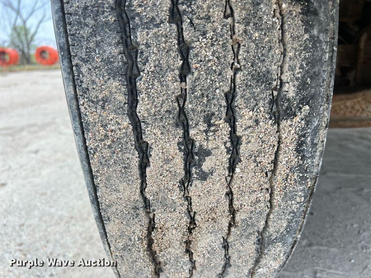 image for item DW2855 1986 GMC 7000  digger derrick truck