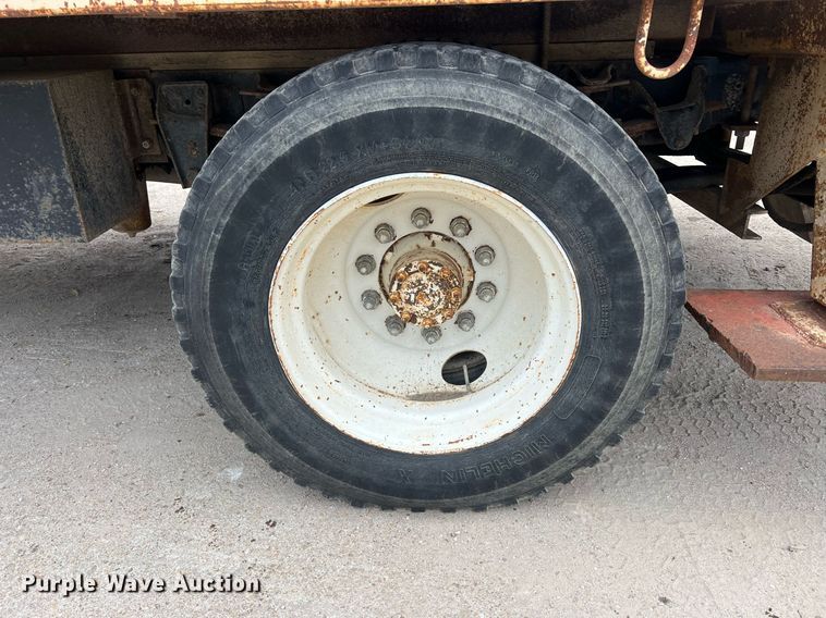 image for item DW2855 1986 GMC 7000  digger derrick truck