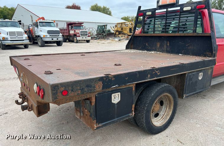 image for item DW2856 2003 Ford F450 Super Duty  Crew Cab flatbed truck