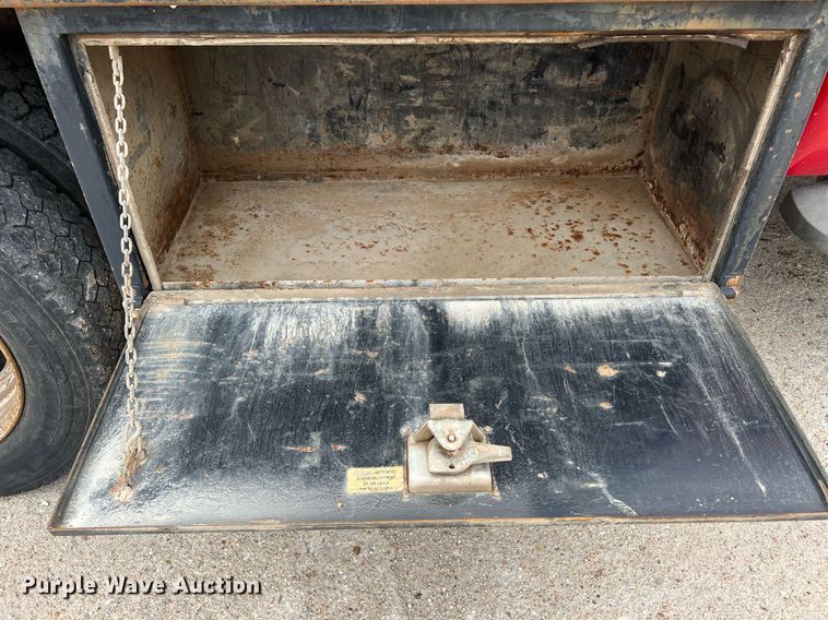 image for item DW2856 2003 Ford F450 Super Duty  Crew Cab flatbed truck