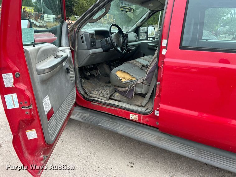 image for item DW2856 2003 Ford F450 Super Duty  Crew Cab flatbed truck