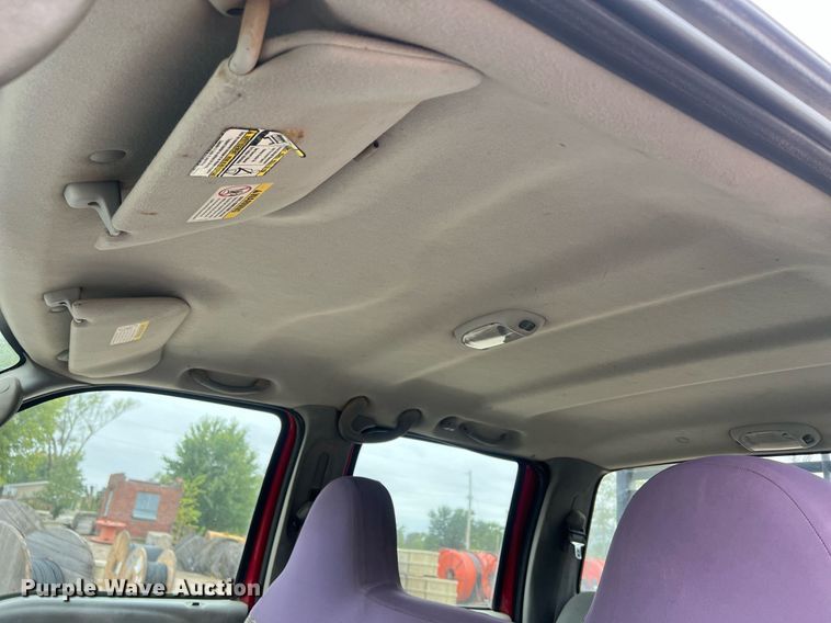 image for item DW2856 2003 Ford F450 Super Duty  Crew Cab flatbed truck