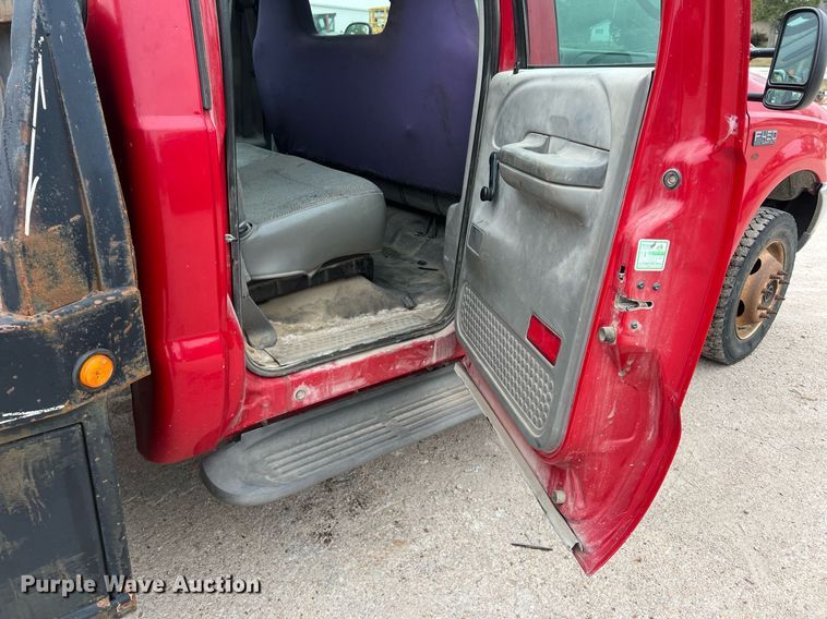 image for item DW2856 2003 Ford F450 Super Duty  Crew Cab flatbed truck