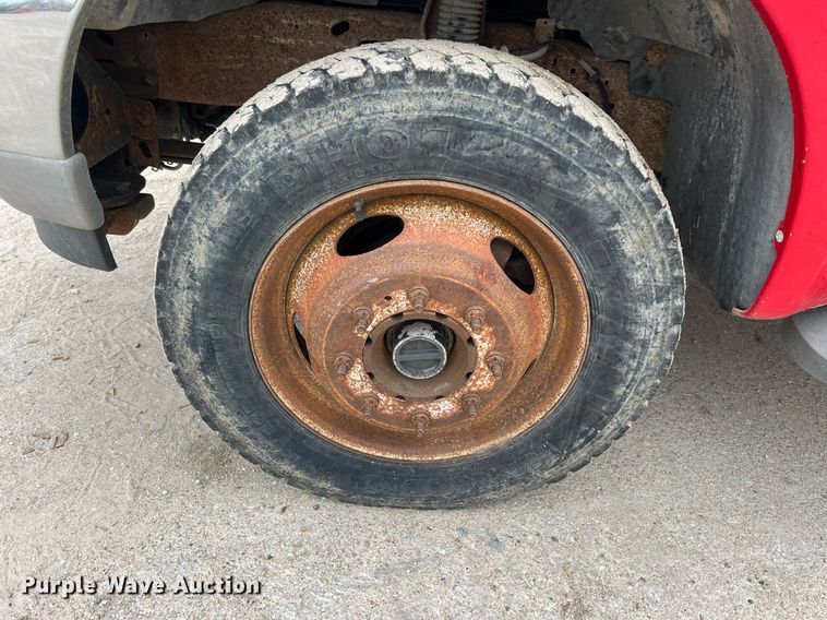 image for item DW2856 2003 Ford F450 Super Duty  Crew Cab flatbed truck