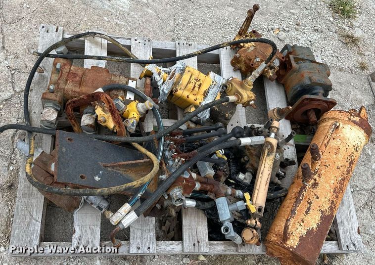 image for item DW2859 Caterpillar D7  track parts