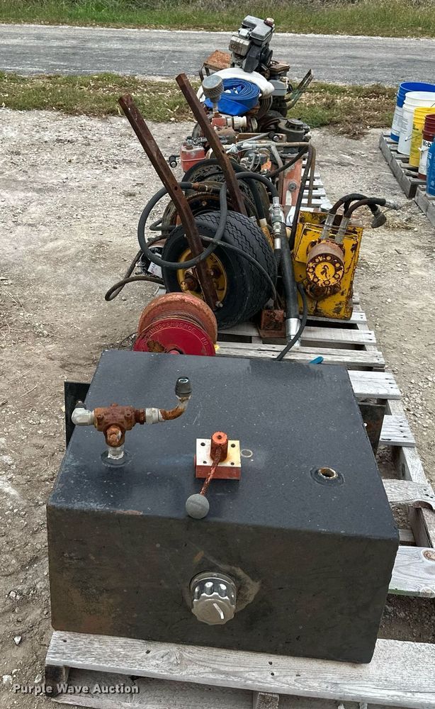 image for item DW2861 Tools