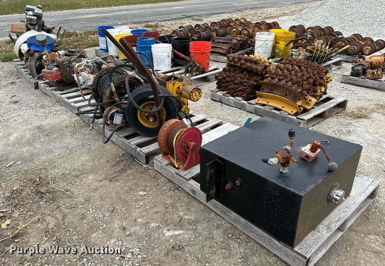 image for item DW2861 Tools