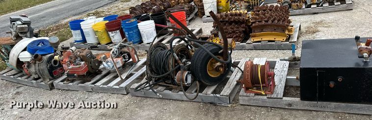 image for item DW2861 Tools