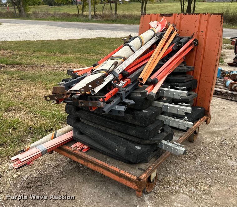 image for item DW2868 Approximately 18 road sign bases