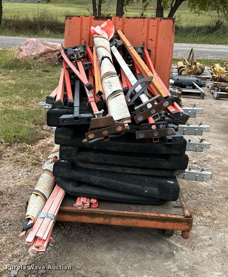 image for item DW2868 Approximately 18 road sign bases