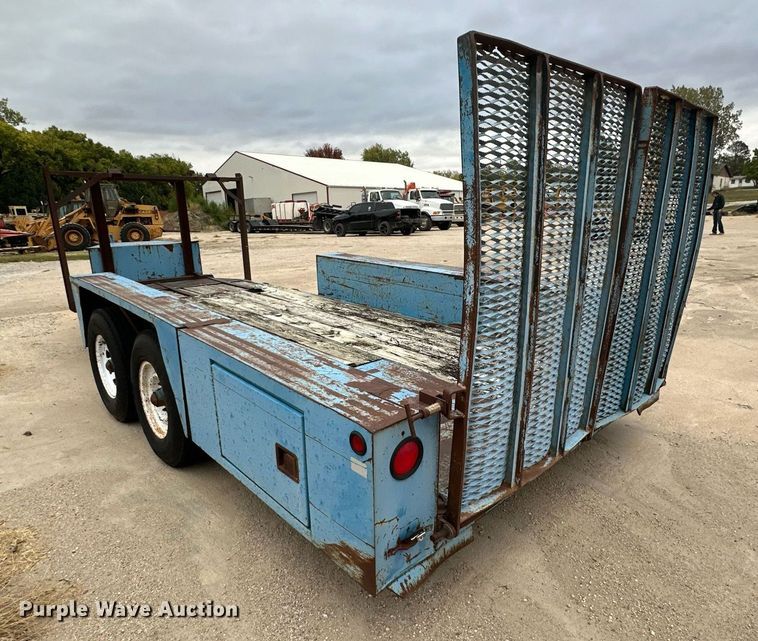 image for item DW2869 1992 Doonan  equipment trailer