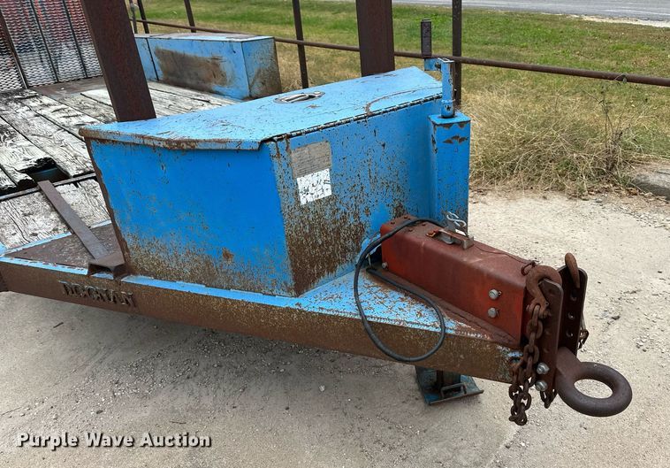 image for item DW2869 1992 Doonan  equipment trailer