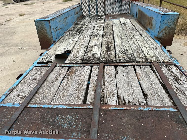 image for item DW2869 1992 Doonan  equipment trailer