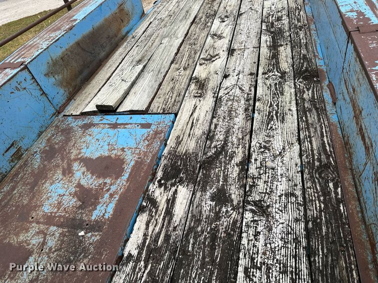 image for item DW2869 1992 Doonan  equipment trailer