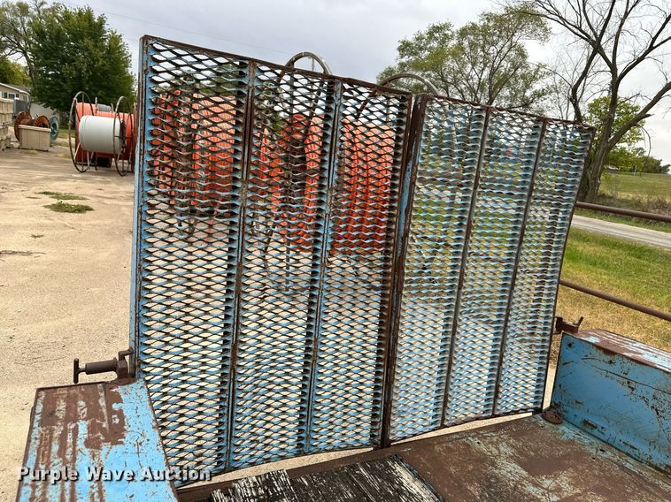 image for item DW2869 1992 Doonan  equipment trailer